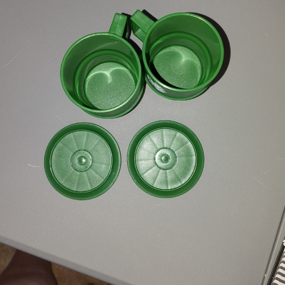 Vintage Green Tupperware Mugs with dove Design Christmas - Picture 5 of 9